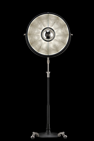 Lampada da terra Atelier 63 nera e argento