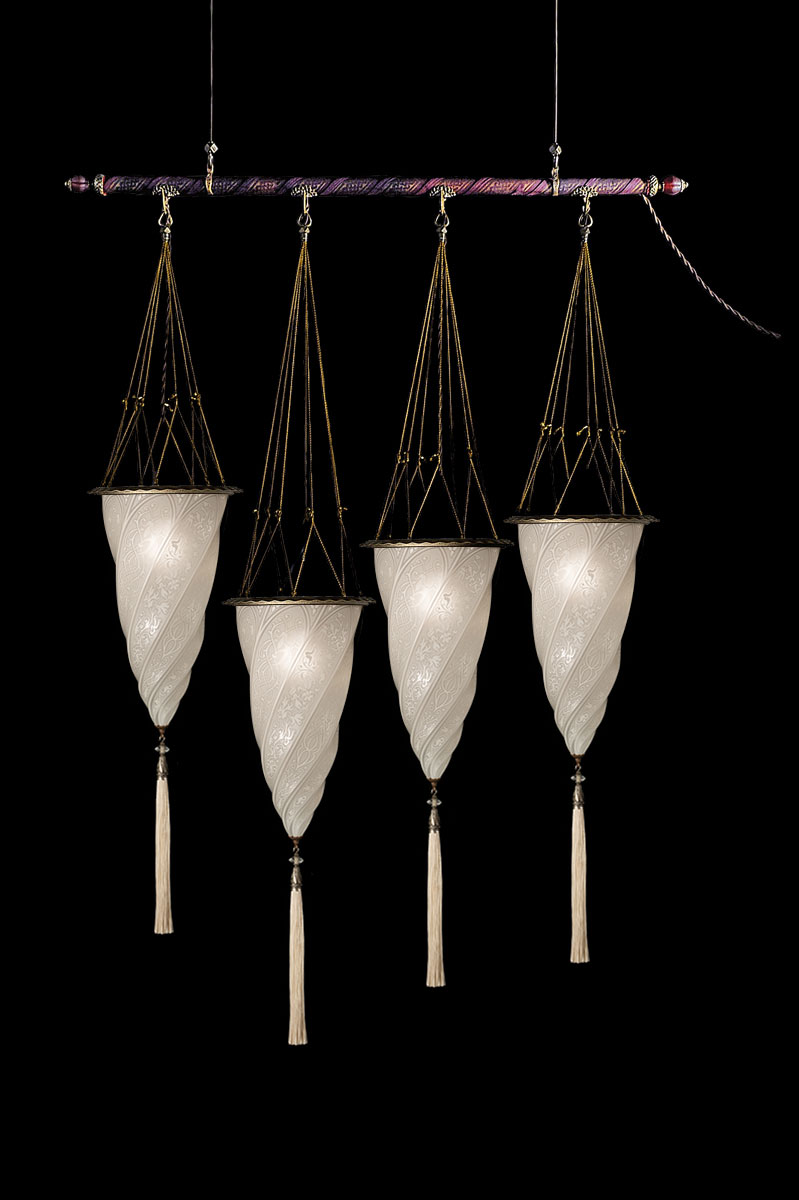 Lampada Fortuny Cesendello in vetro bianco su asta con 4 punti luce