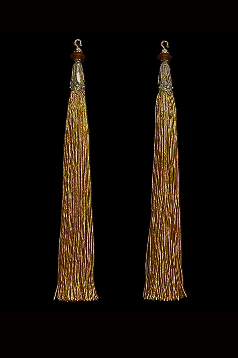 Venetia Studium couple of brown gold hook tassels