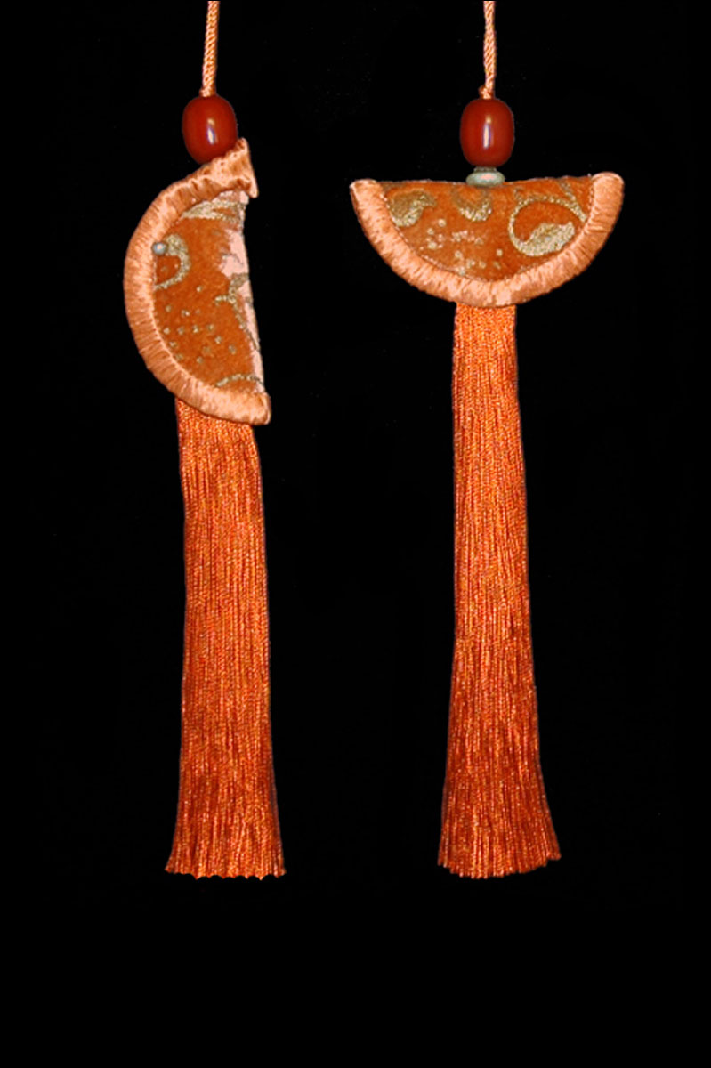 Venetia Studium couple of orange Geisha & Samurai key tassels