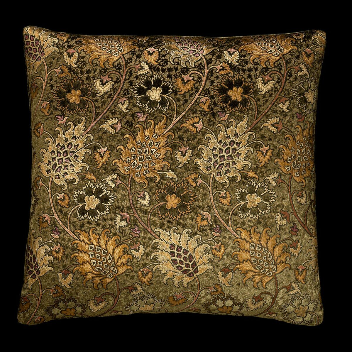 Delphos velvet cushion